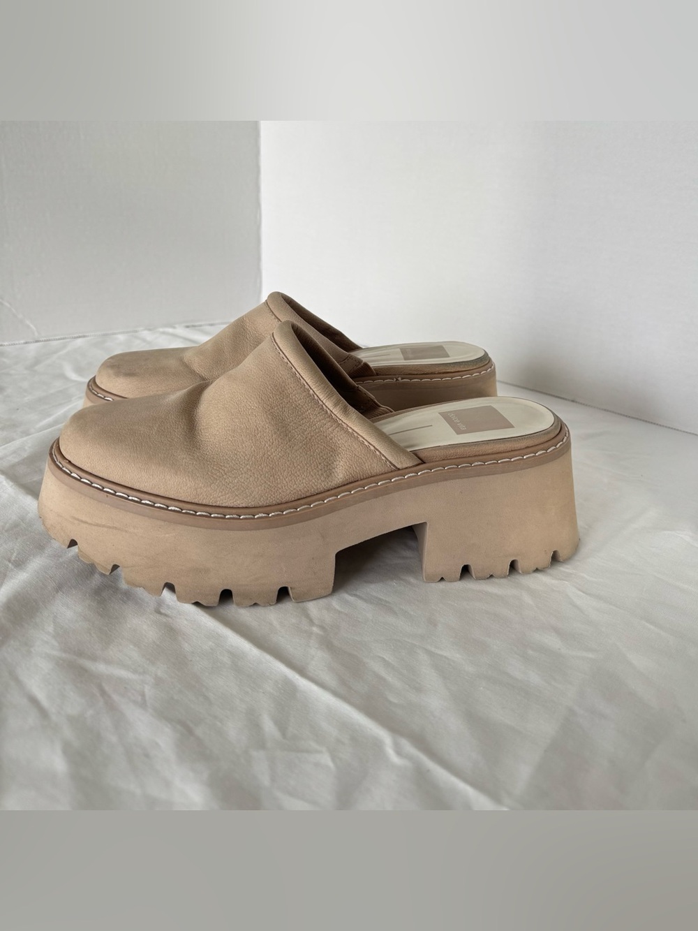 Dolce Vita  Beige Lug Sole Slip-On Mules Size 7.5